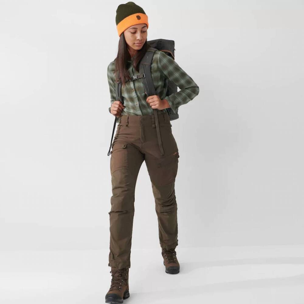 NEW FJALLRAVEN forest hybrid trousers in dark olive